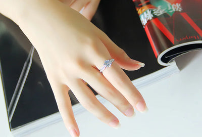 Elegant Crown Zirconia Ring